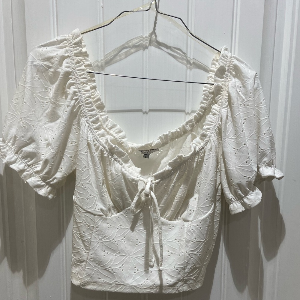 Off shoulder Eyelet crop